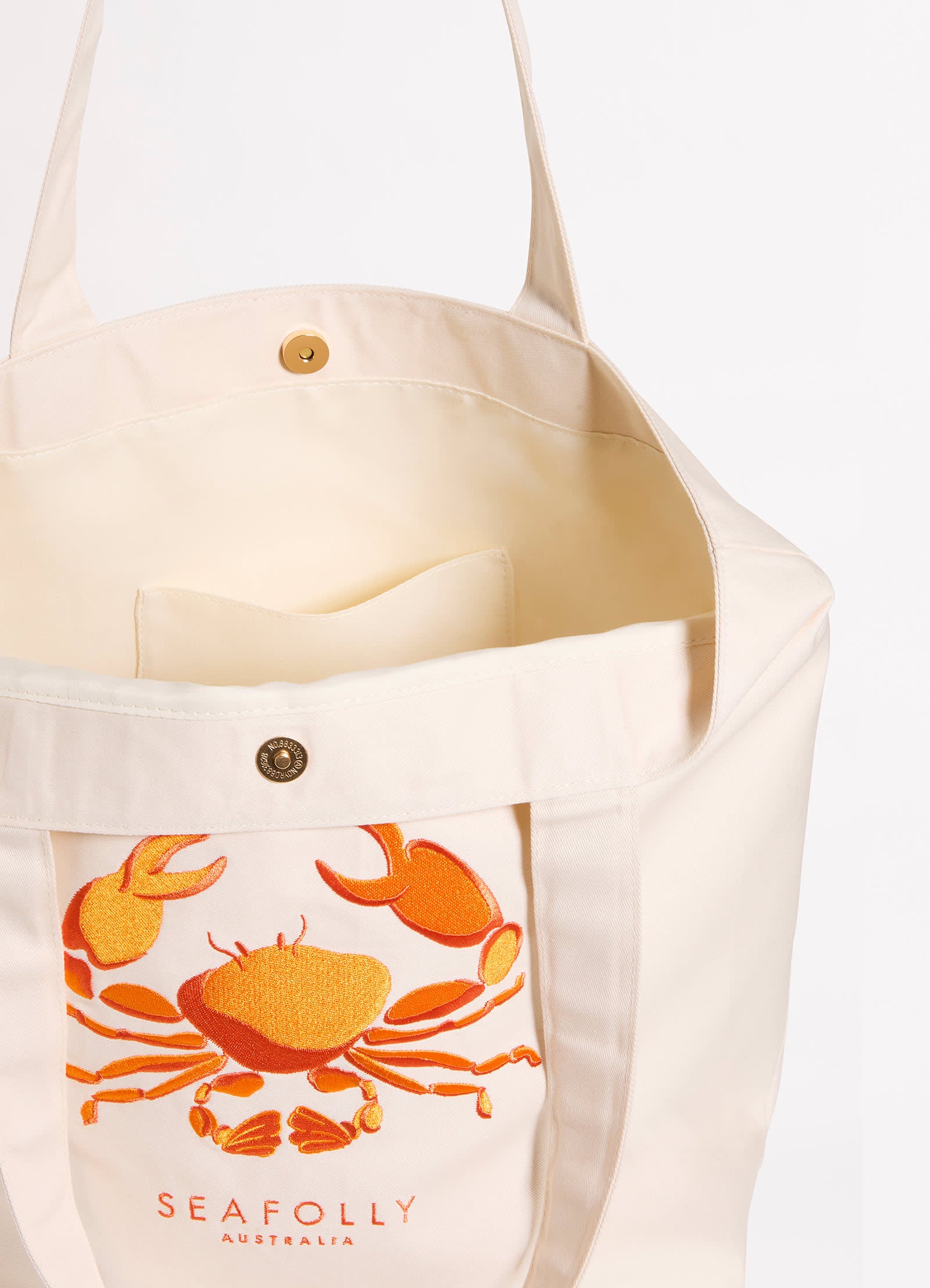 Seafolly Hit The Beach Tote, $52 | Zappos | Lookastic