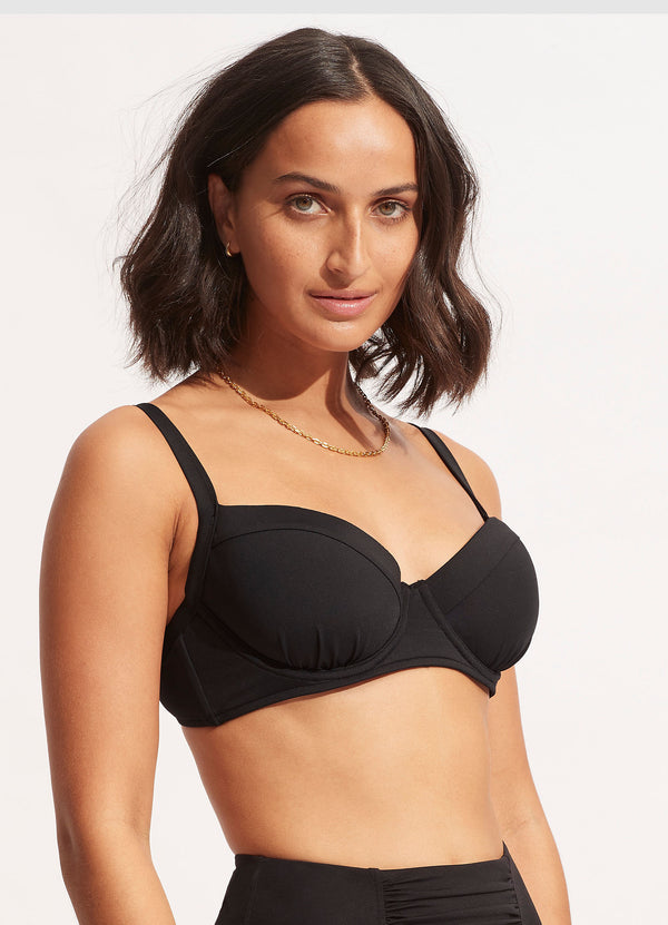 31 Bra Modeling Stock Photos, High-Res Pictures, and Images